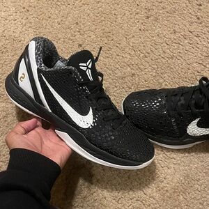 Nike Black and White Mambacitas kobe 6 no box